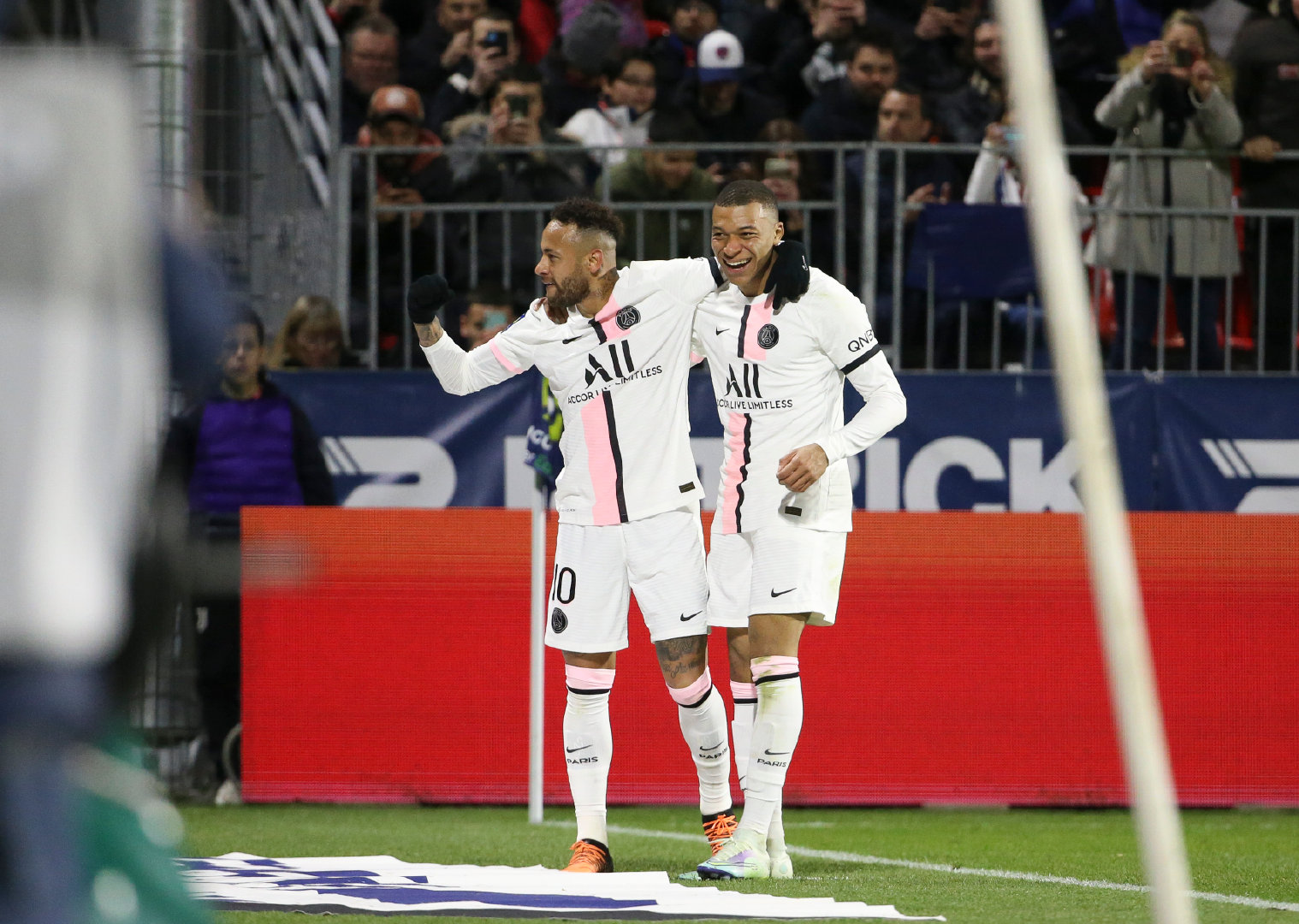 牛奶产品海报设计_奶粉、奶制品海报设计制作