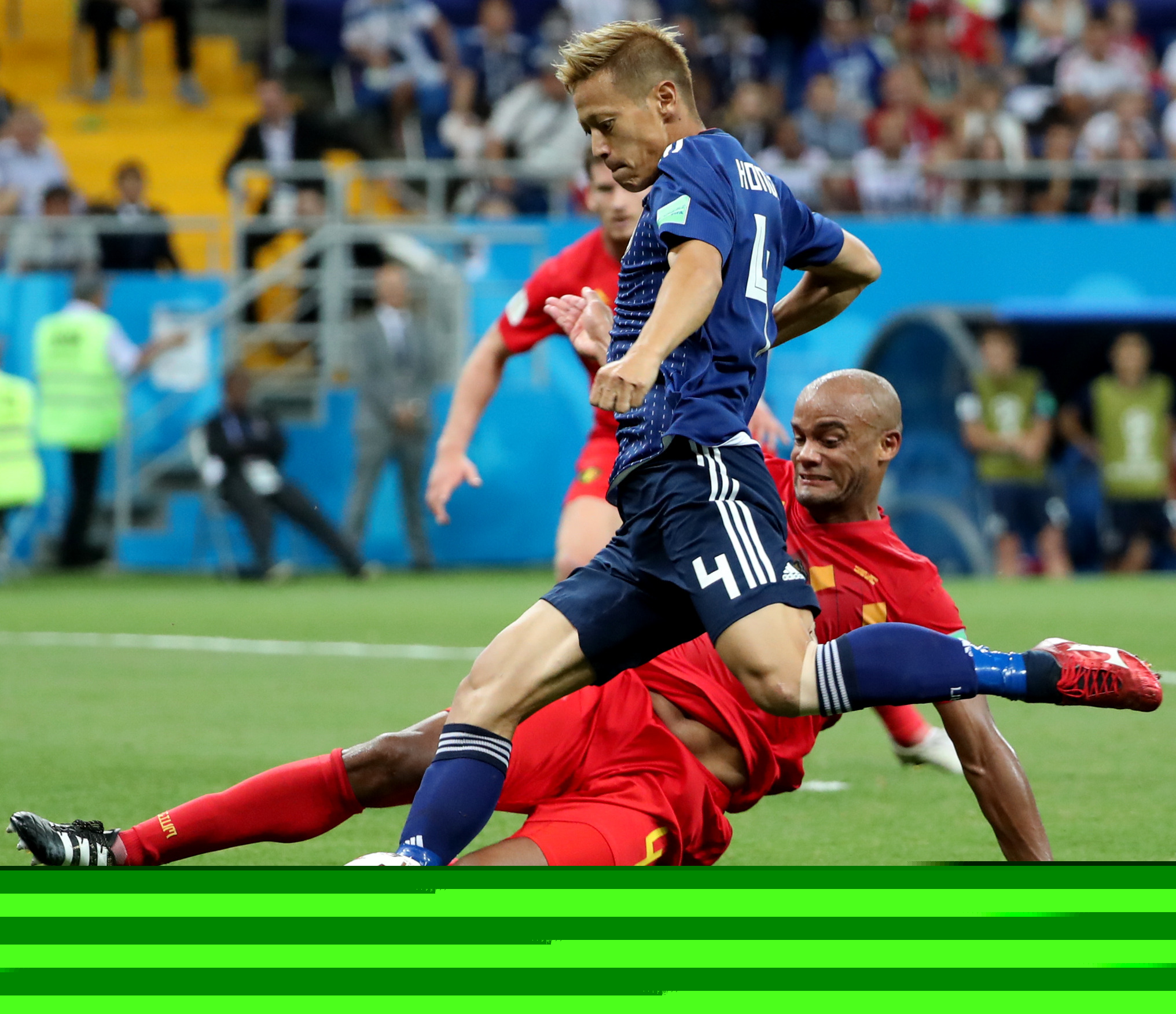 绿色化工涂料方形画册设计欣赏